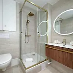 Central Paris Premium Flat Balcony & Lift For 5