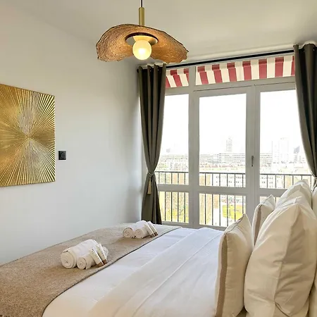 Premium Flat Balcony & Lift For 5 Appartamento *