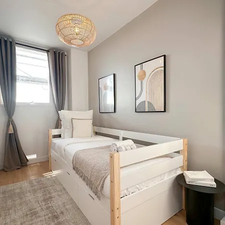 Premium Flat Balcony & Lift For 5 Parigi