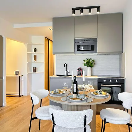 Appartamento Premium Flat Balcony & Lift For 5 *