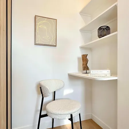 Appartamento Premium Flat Balcony & Lift For 5 Parigi