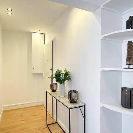 Premium Flat Balcony & Lift For 5 Appartamento *