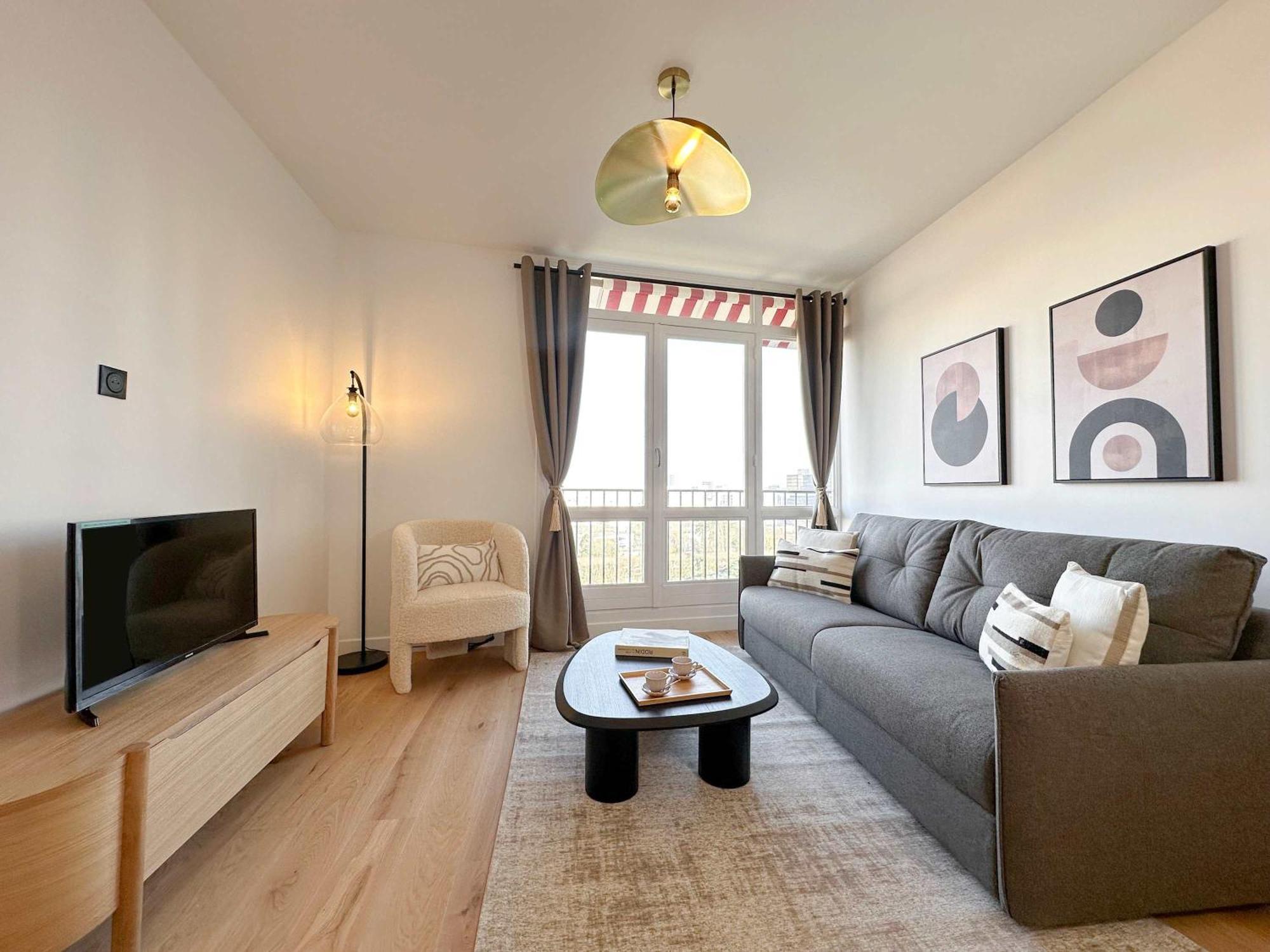 Premium Flat Balcony & Lift For 5