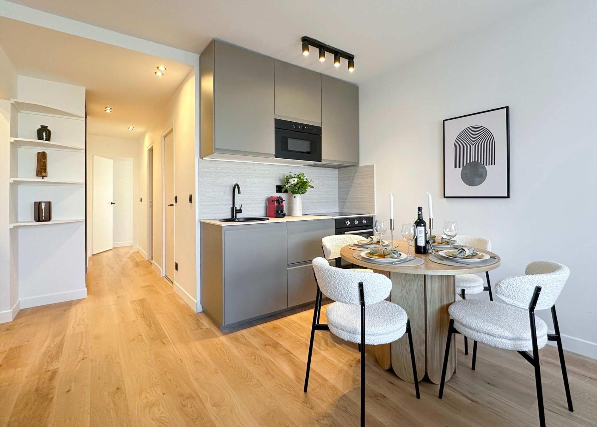 Premium Flat Balcony & Lift For 5 Parigi